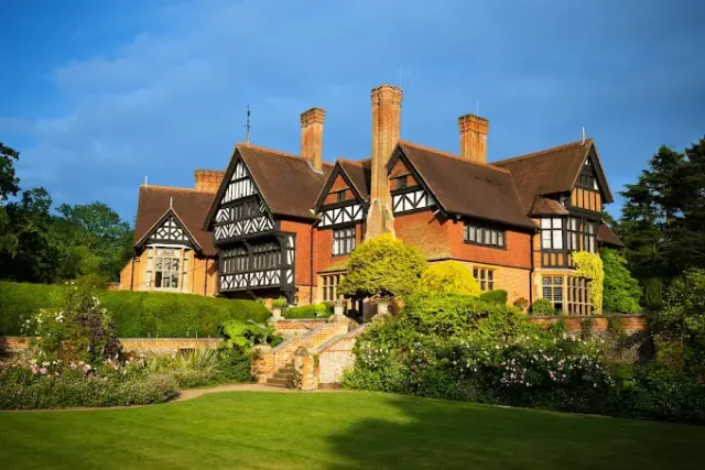 Grim's Dyke Hotel