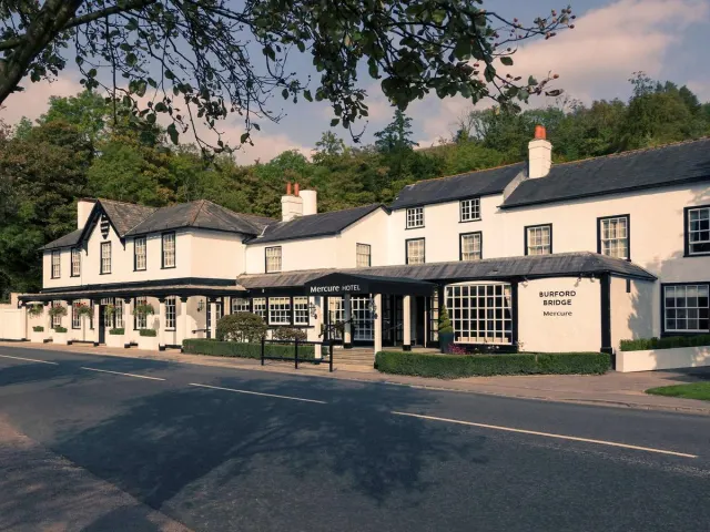 Sunday Box Hill Burford Bridge Hotel