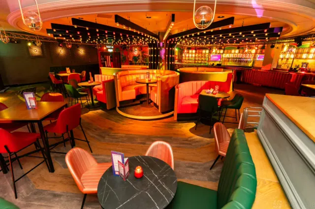Carousel Bar