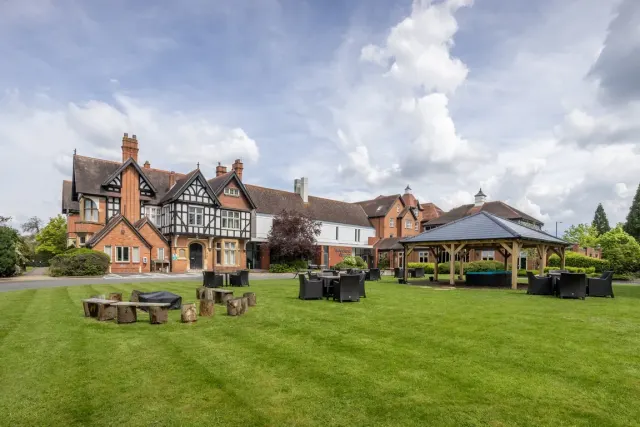Woodland Grange