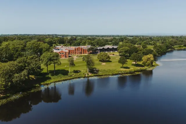 Fairmont Cheshire, The Mere
