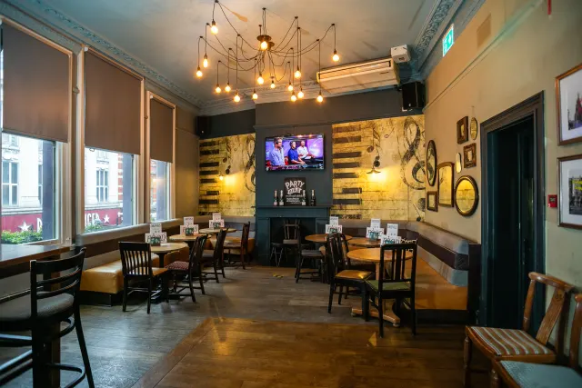 Hop Poles London