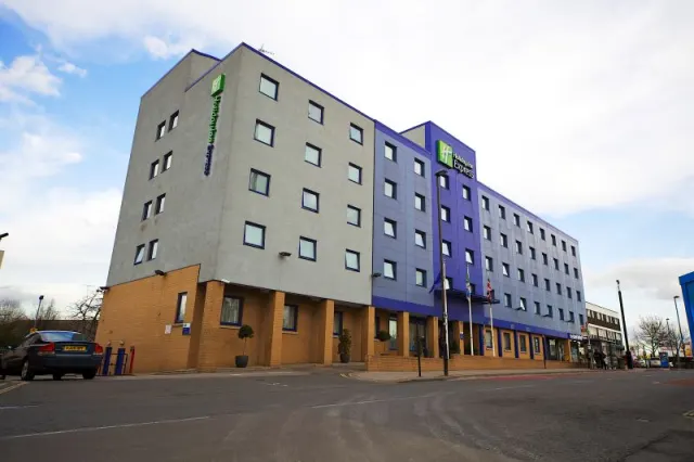 Holiday Inn Express Park Royal