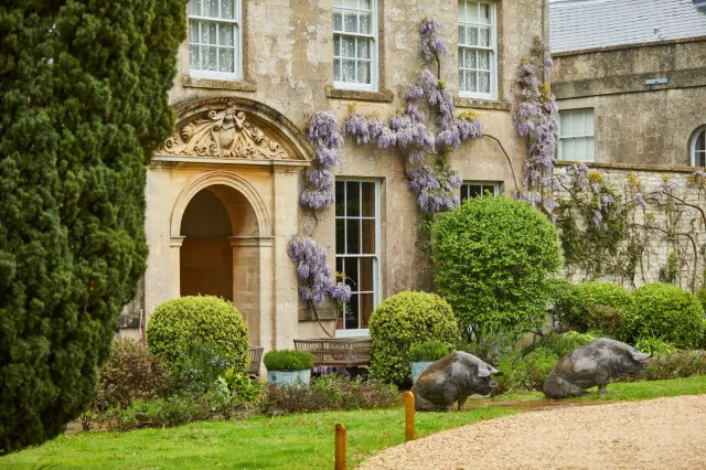 THE PIG near Bath