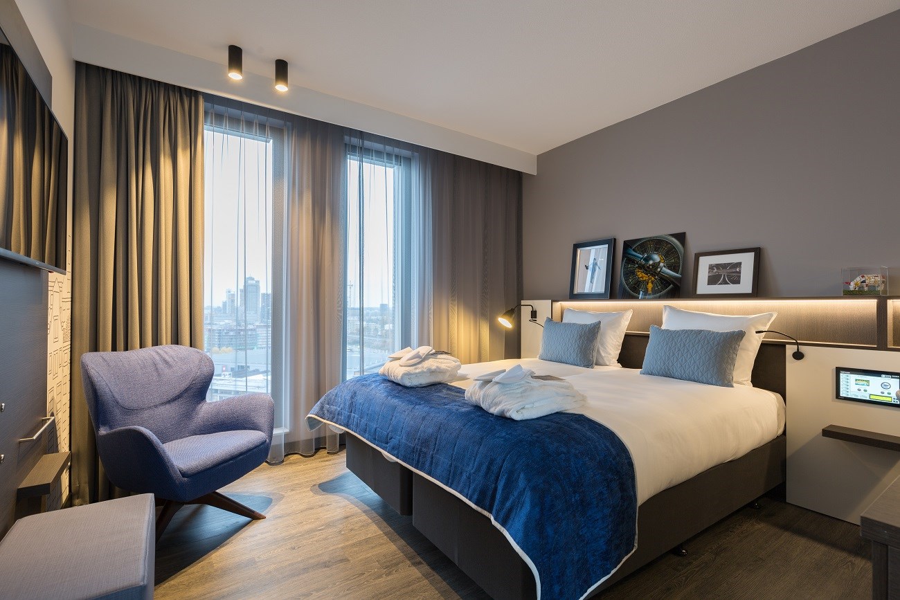 Postillion Hotel & Convention Centre