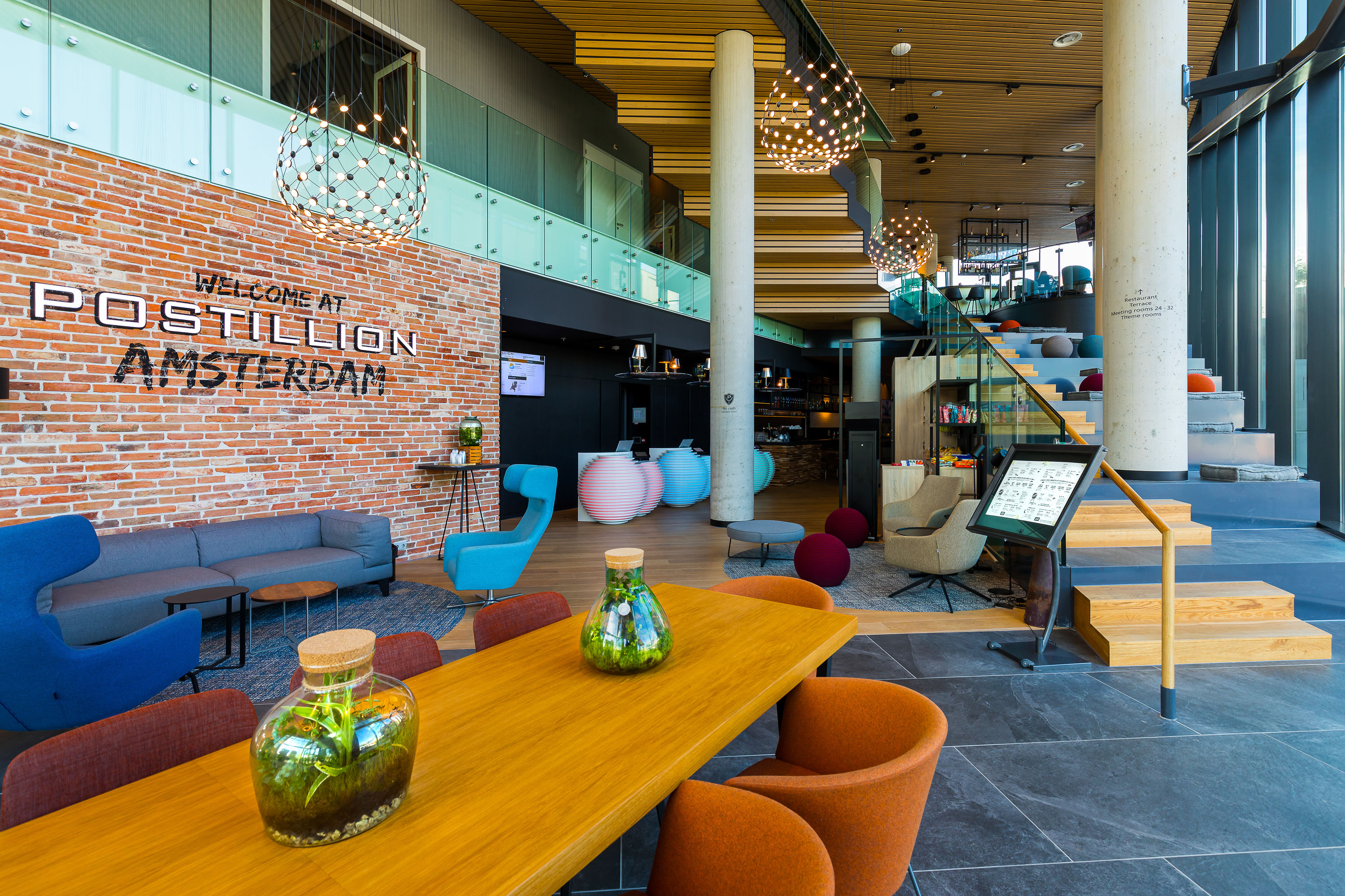Postillion Hotel & Convention Centre