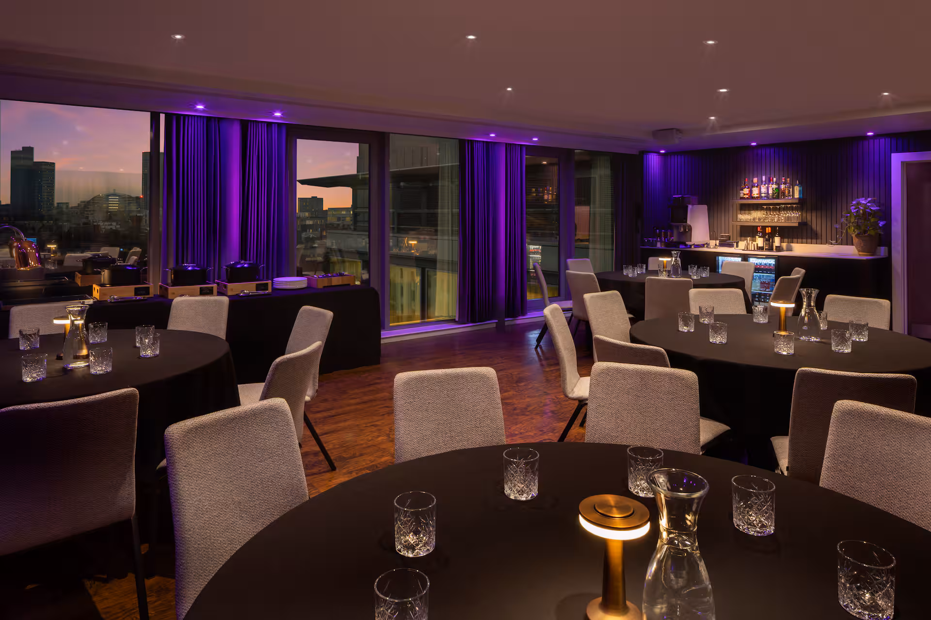 Doubletree by Hilton Manchester Piccadilly, SkyLounge