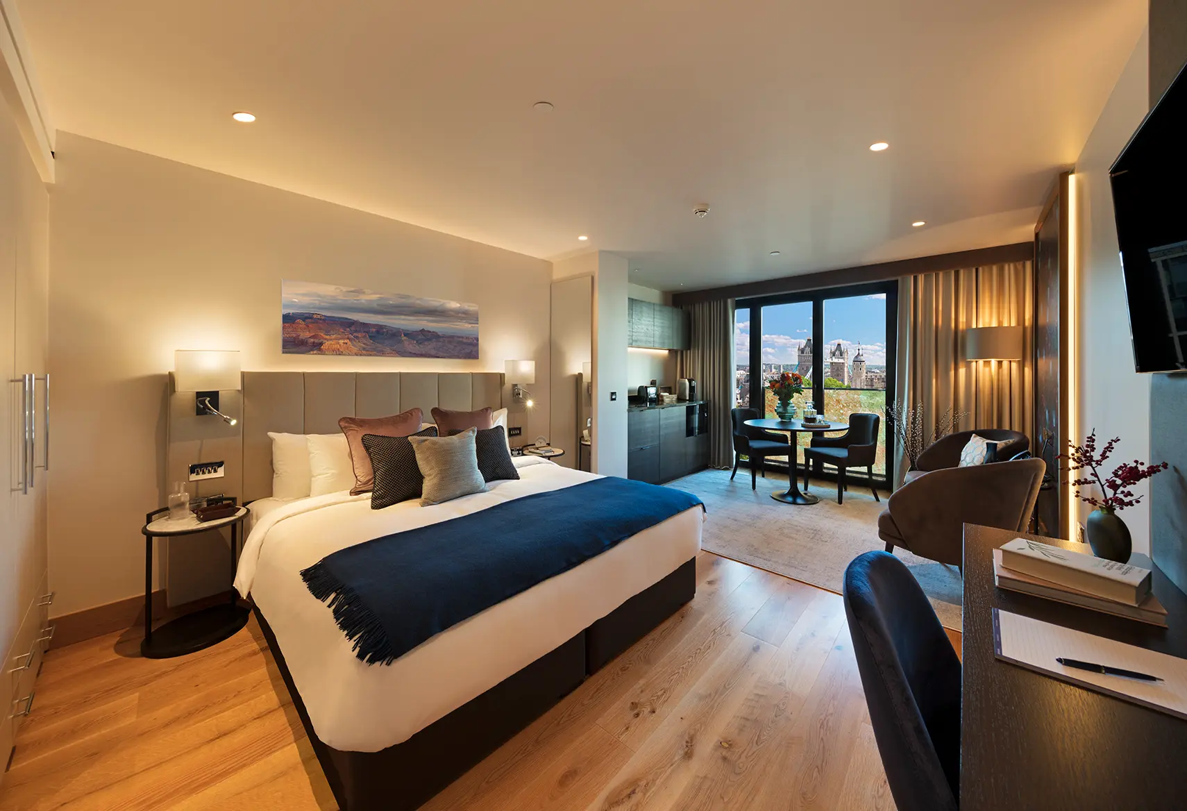 Tower Suites by Blue Orchid Hospitality, Bedroom