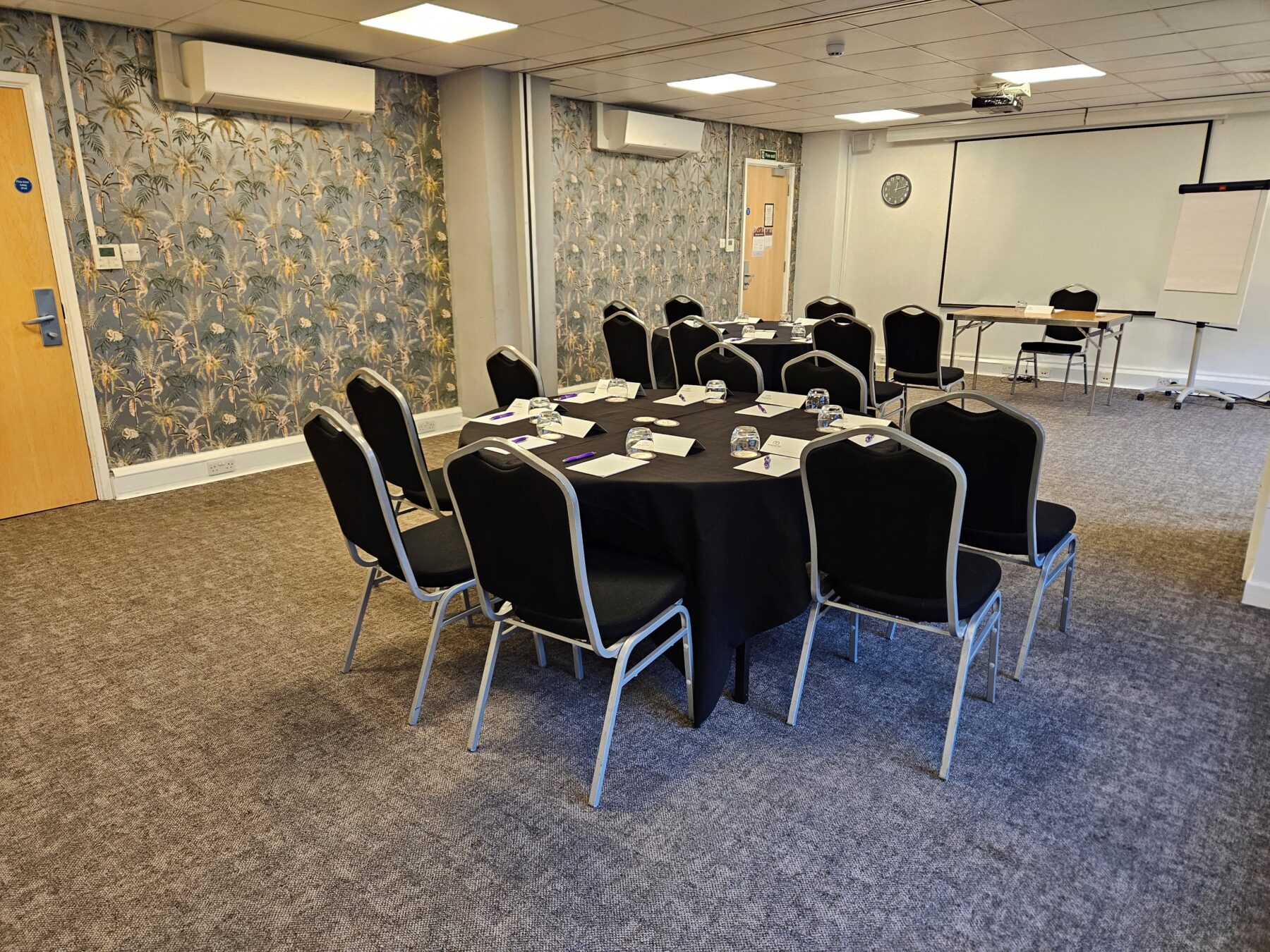 Pendulum Hotel, Conference Room 2