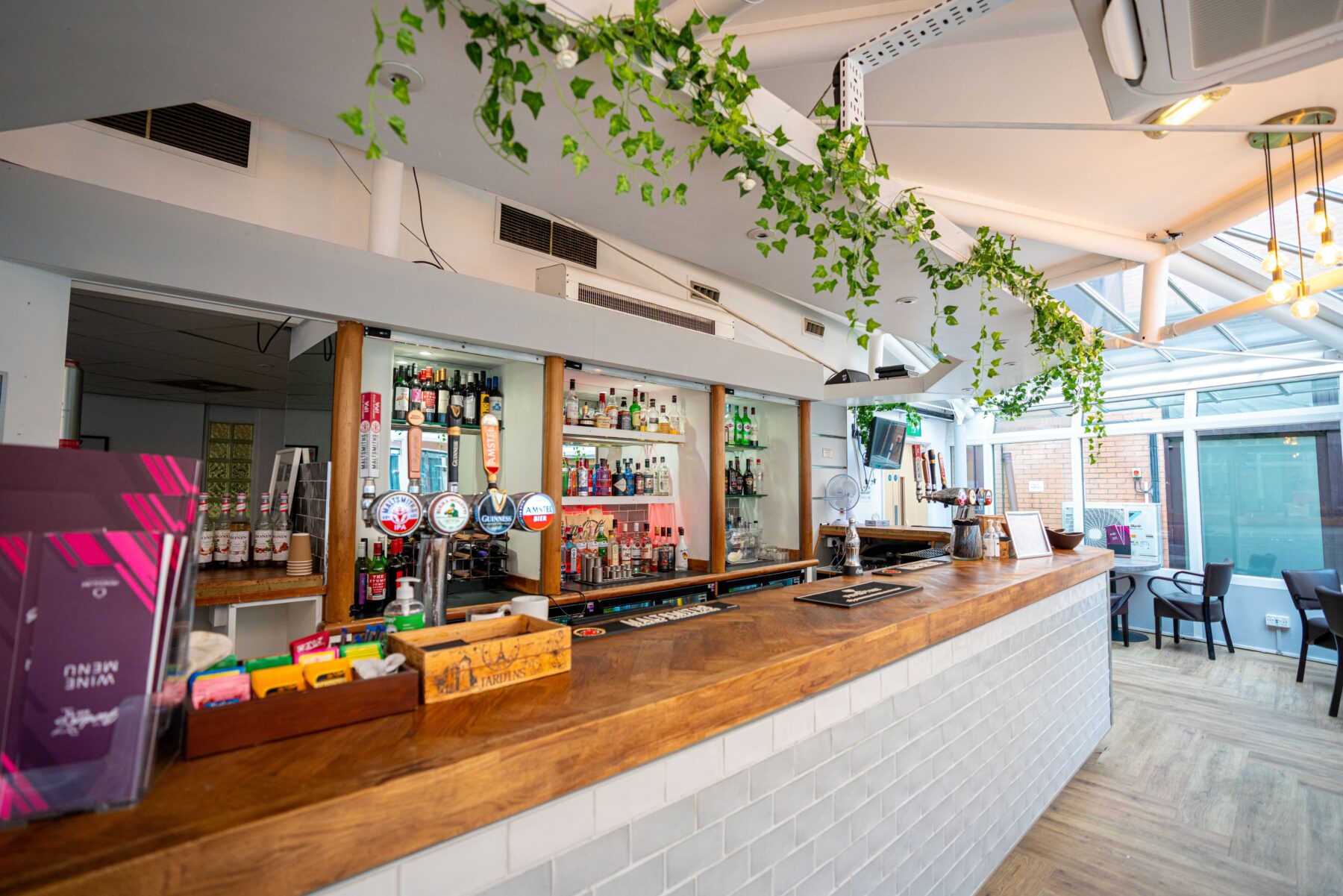 Pendulum Hotel, Dining / restaurant