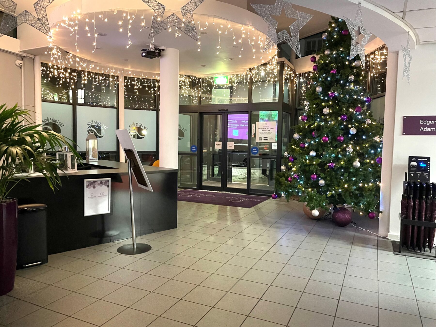Pendulum Hotel, Reception / foyer