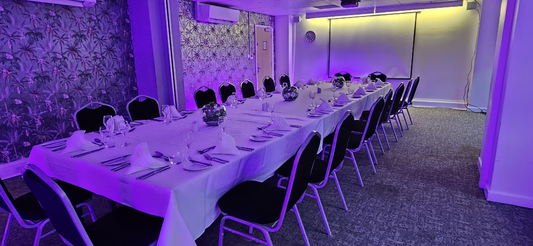 Pendulum Hotel, Dining / restaurant