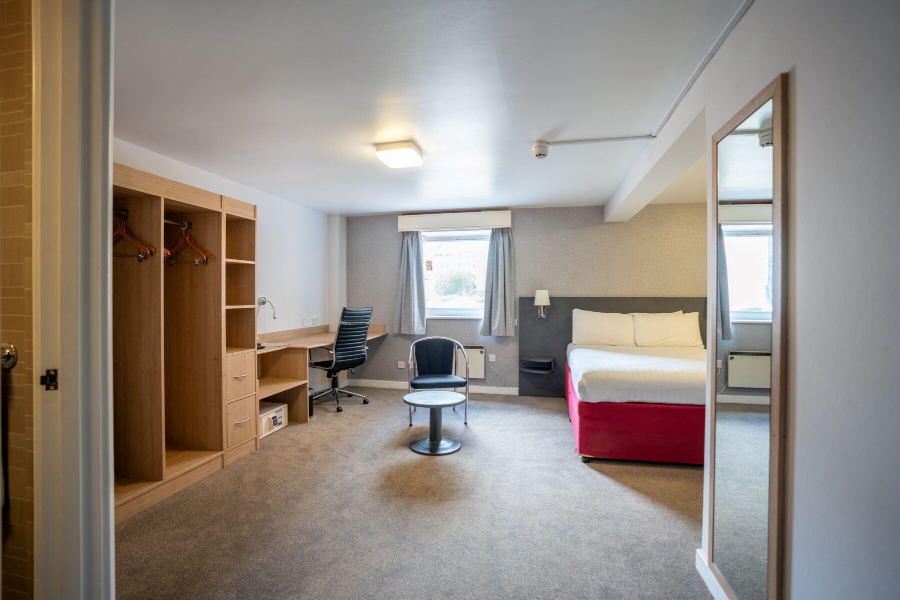 Pendulum Hotel, Bedroom