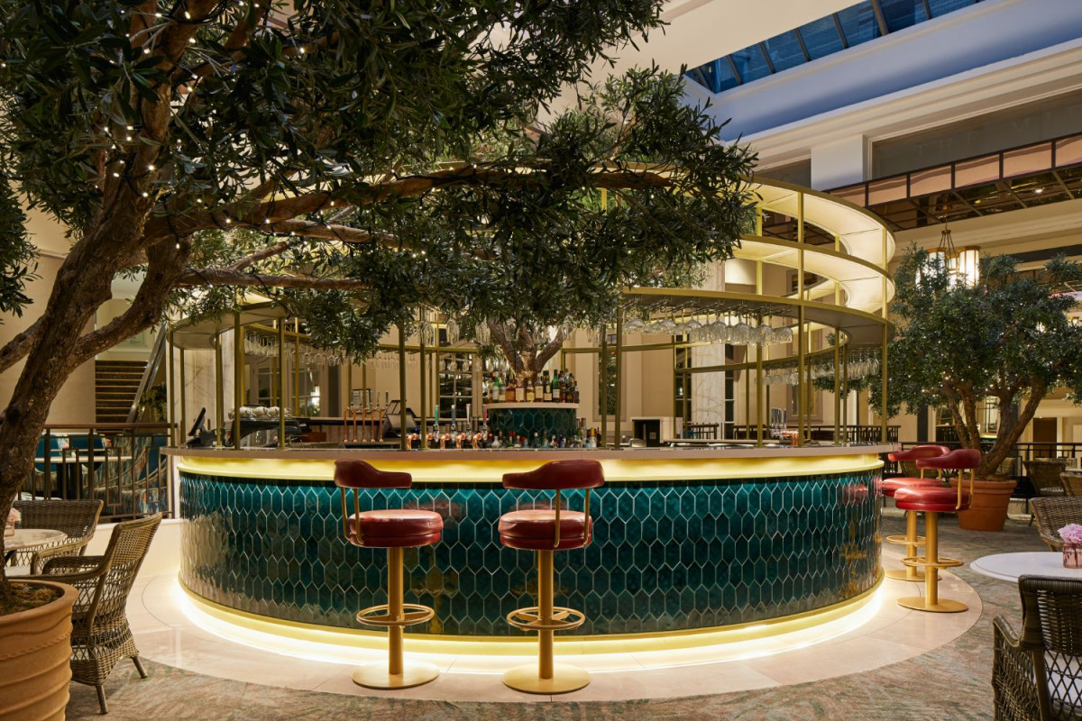 The Midland, Bar