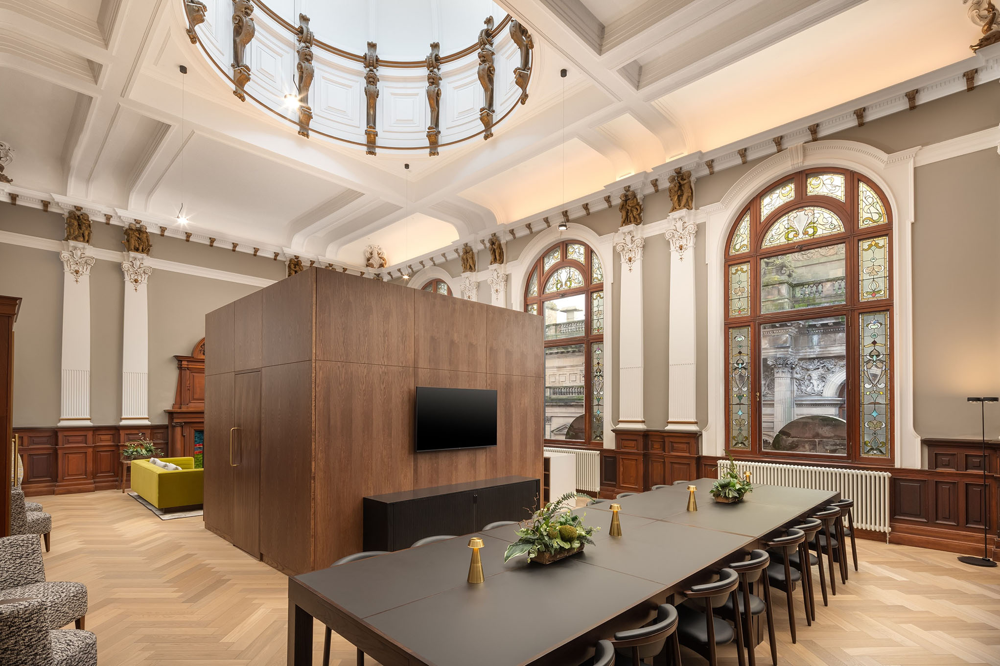 AC Hotel Glasgow & The Collector's Hall