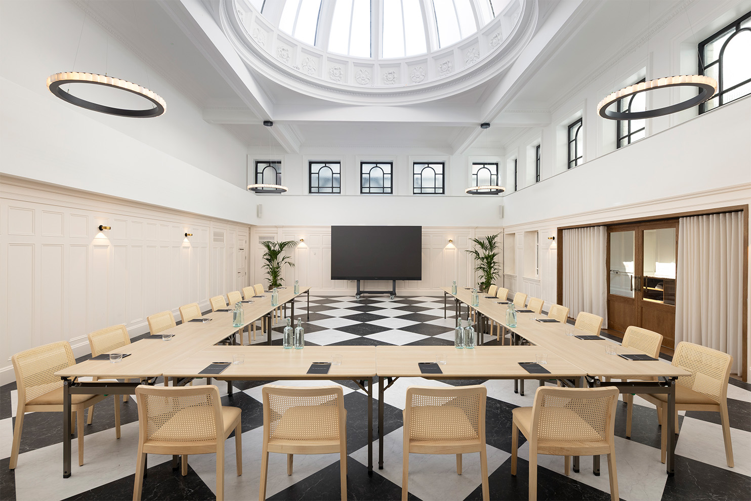 AC Hotel Glasgow & The Collector's Hall