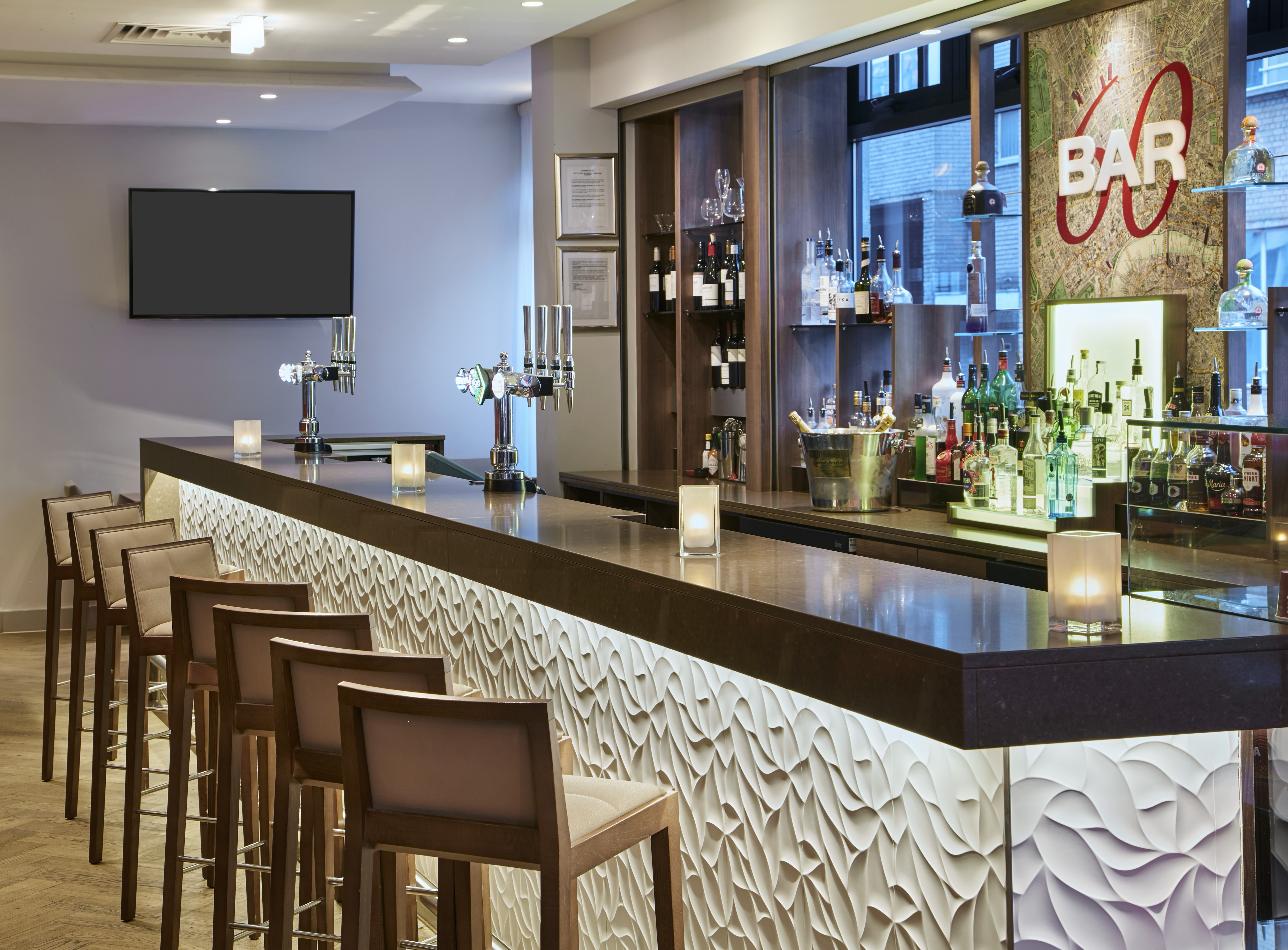 DoubleTree by Hilton London - Angel Kings Cross, Bar