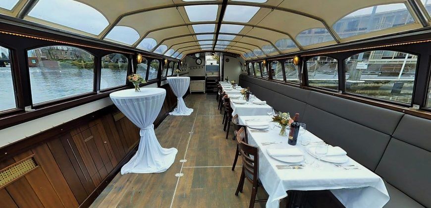 Smidtje Luxury Cruises