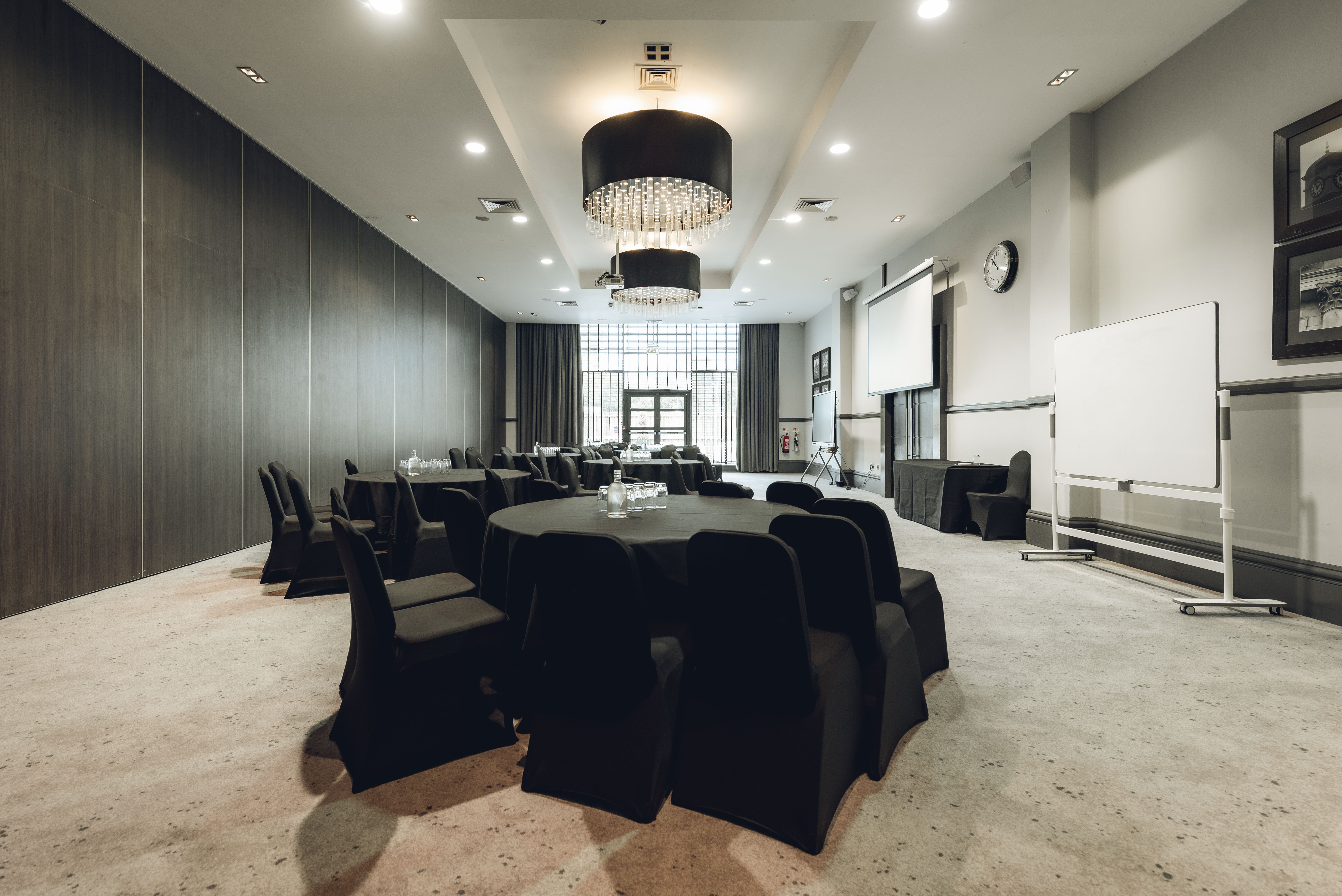 Village Farnborough, Meeting room