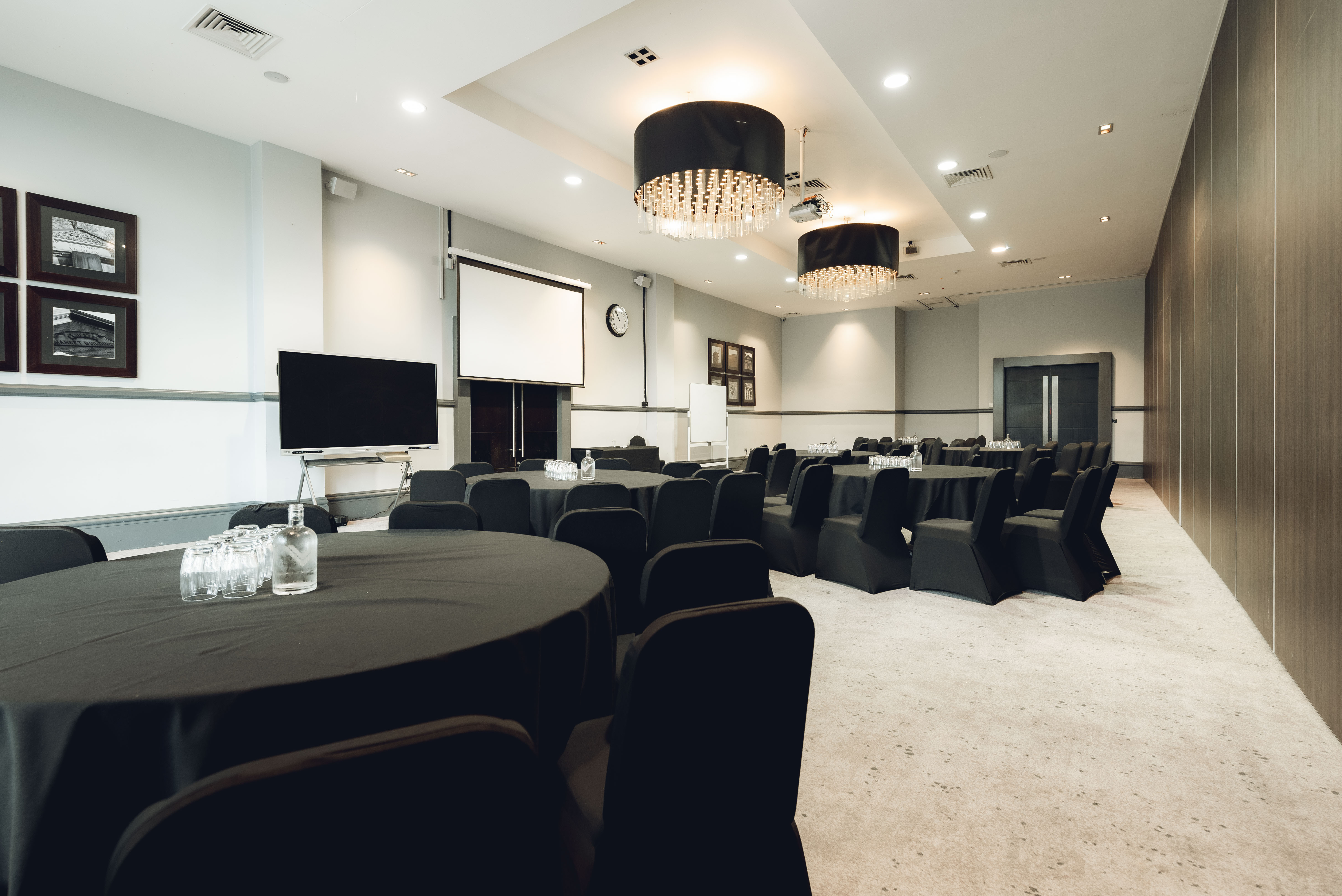 Village Farnborough, Meeting room