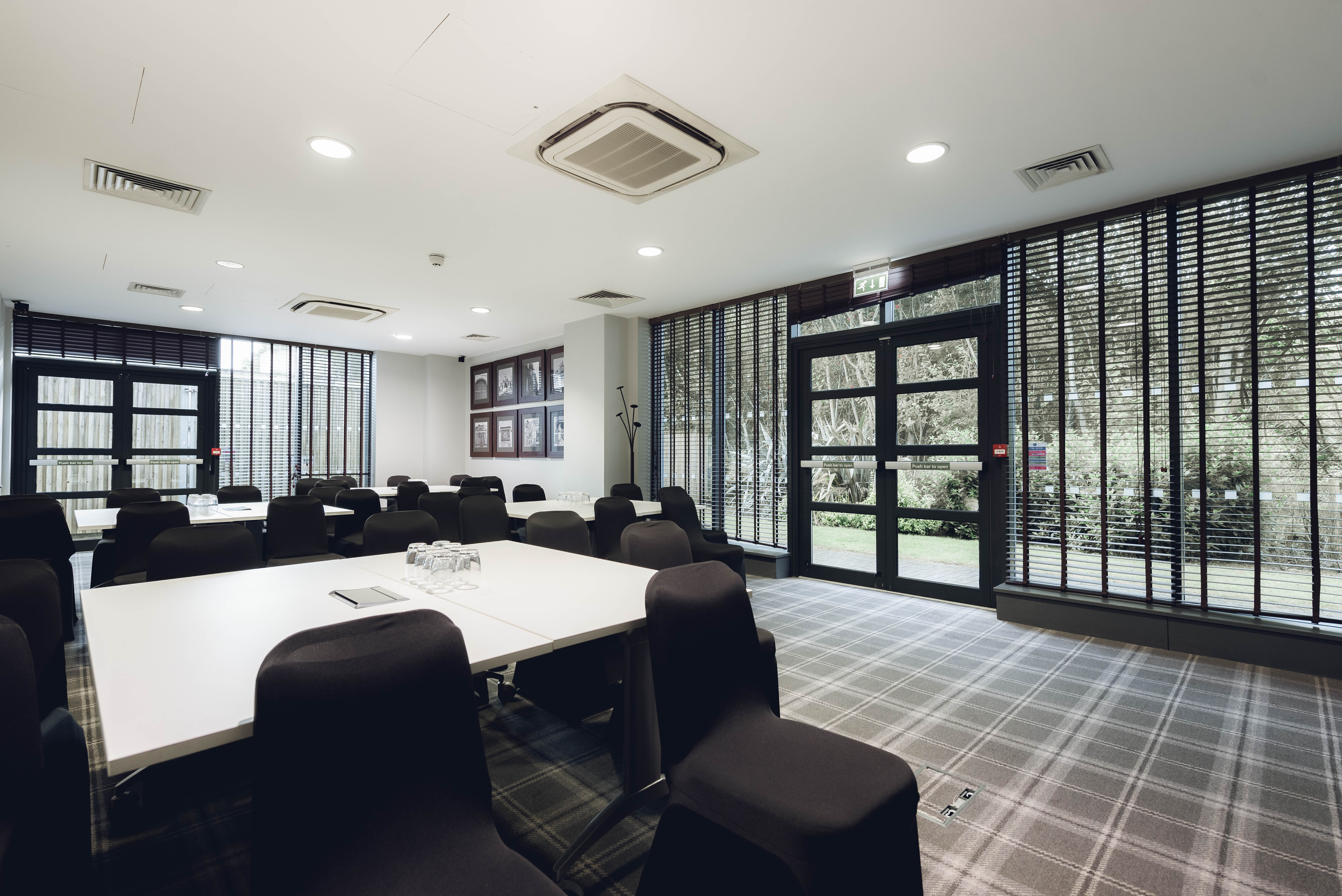 Village Farnborough, Meeting room