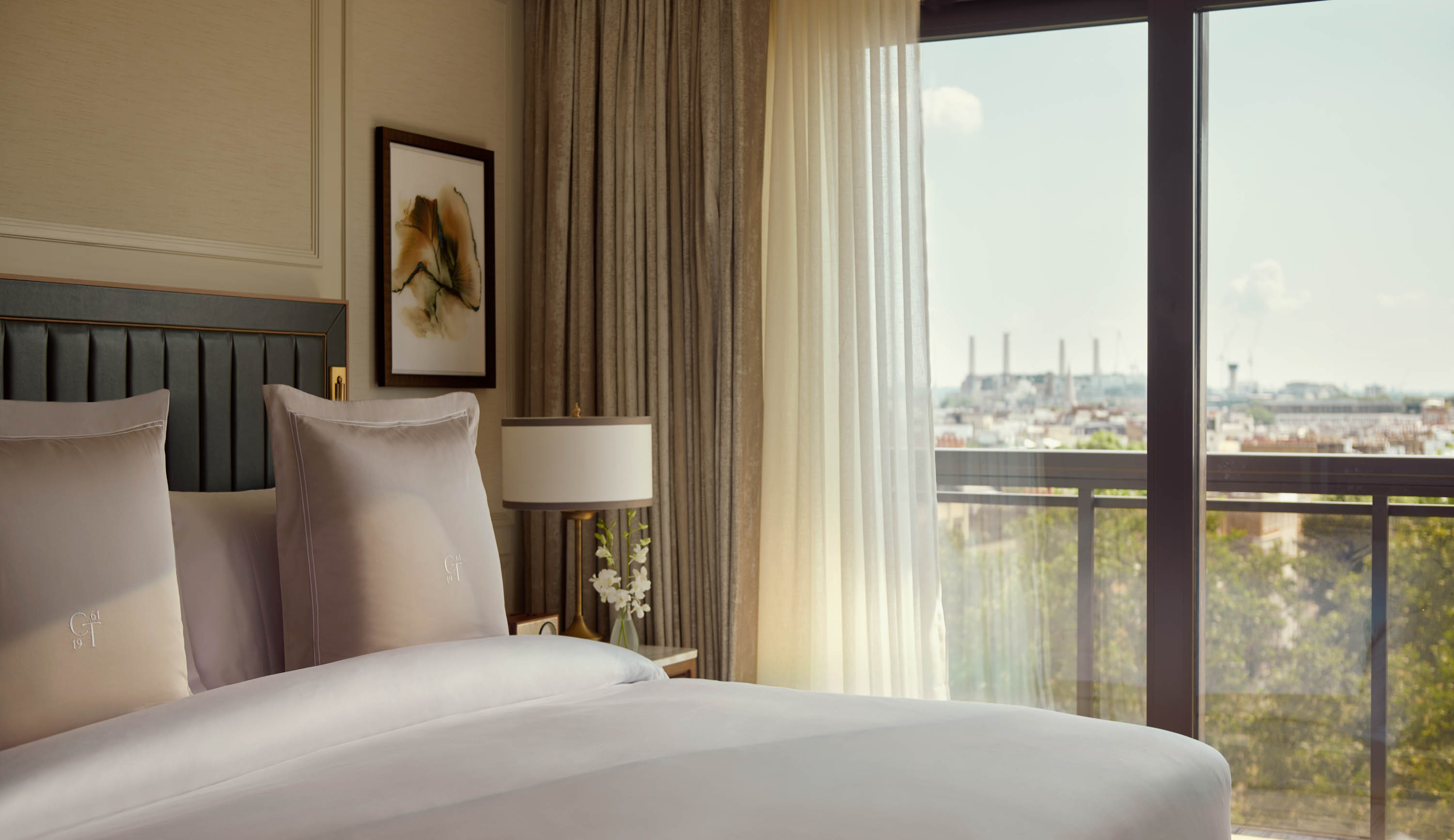 Jumeirah Carlton Tower, Bedroom