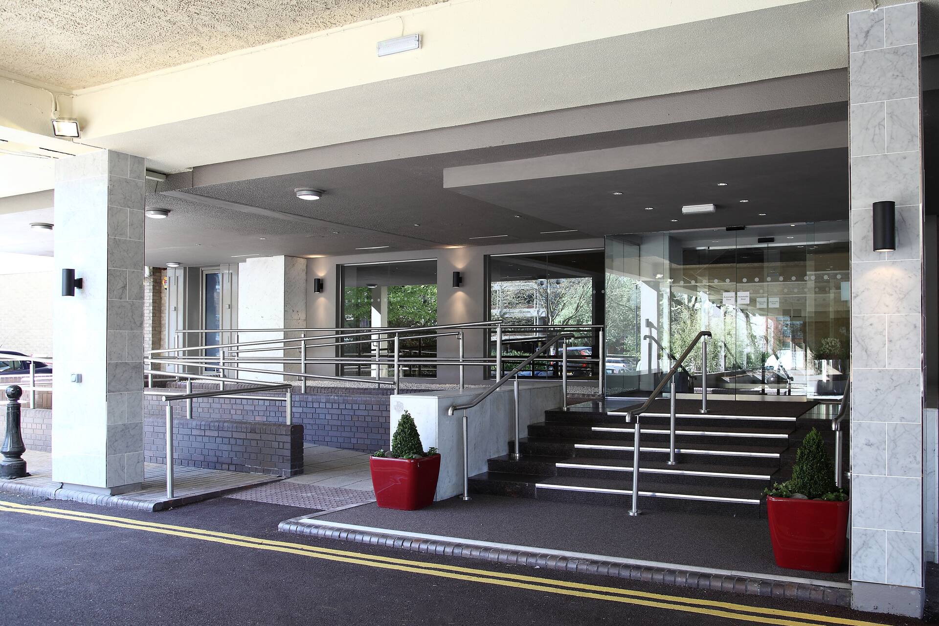 DoubleTree by Hilton Bristol City Centre, Exterior
