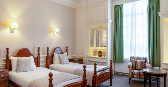 Adelphi Hotel