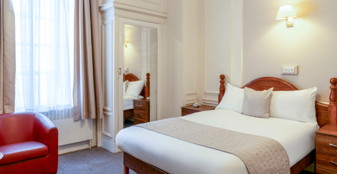 Adelphi Hotel