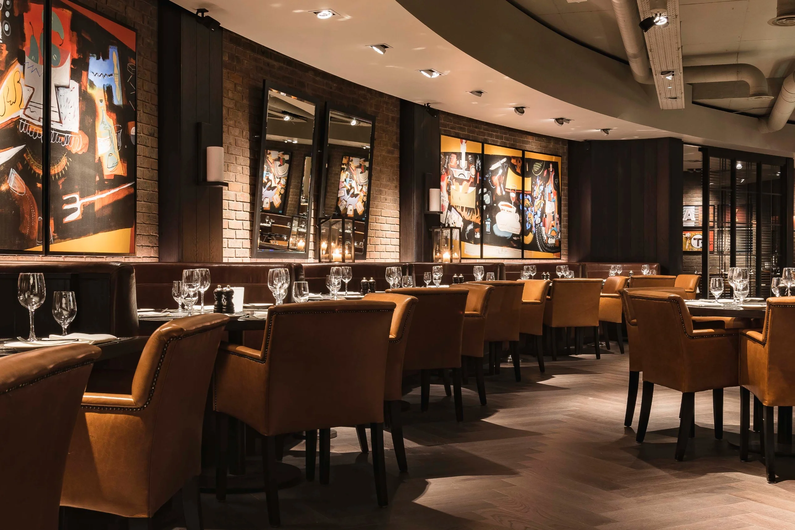 Dakota Leeds, Dining / restaurant
