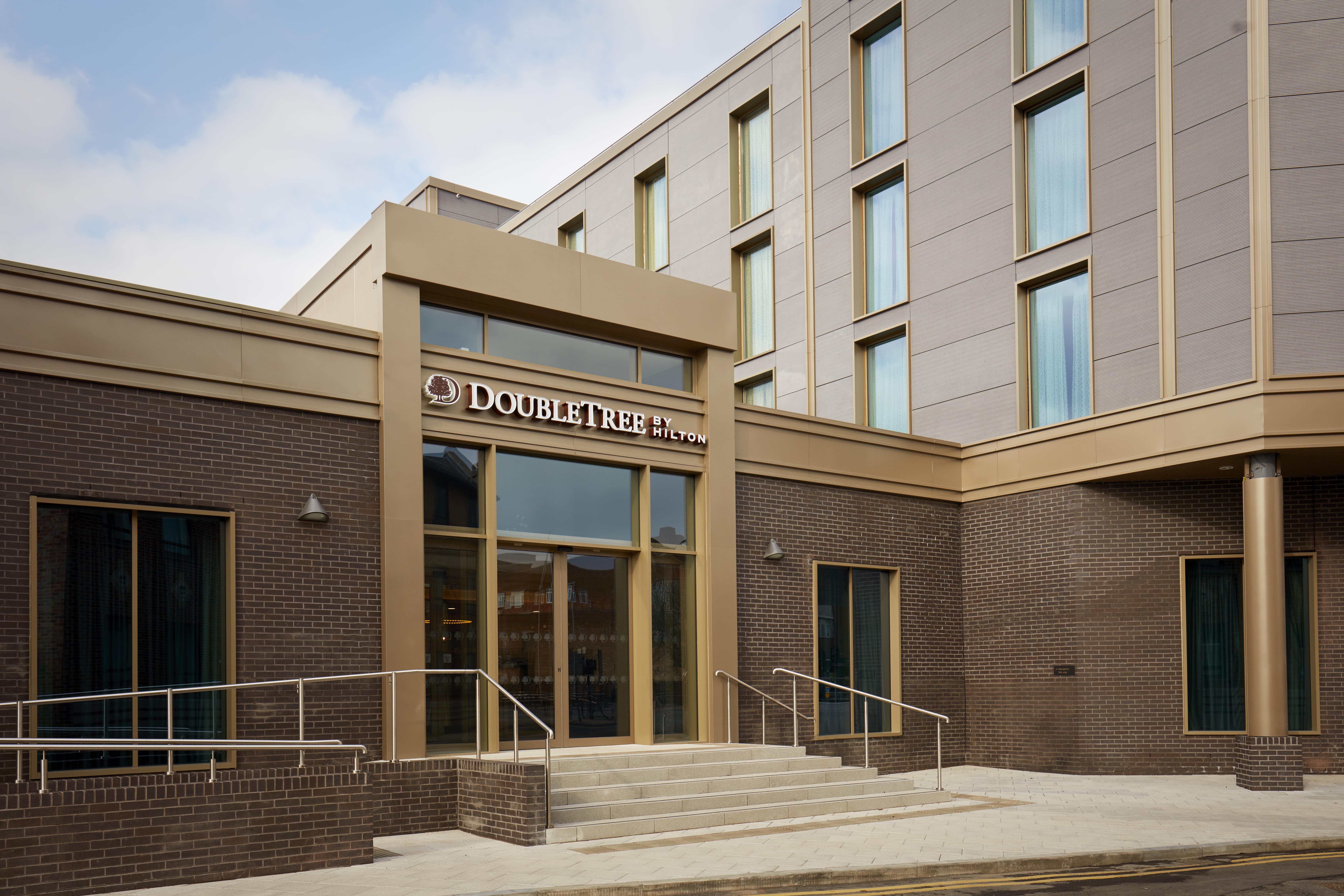 DoubleTree by Hilton Hull