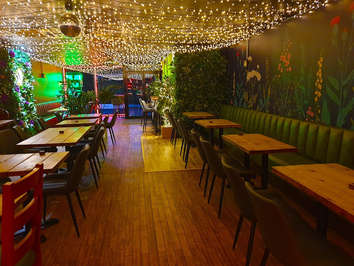 Super Natural Cafe