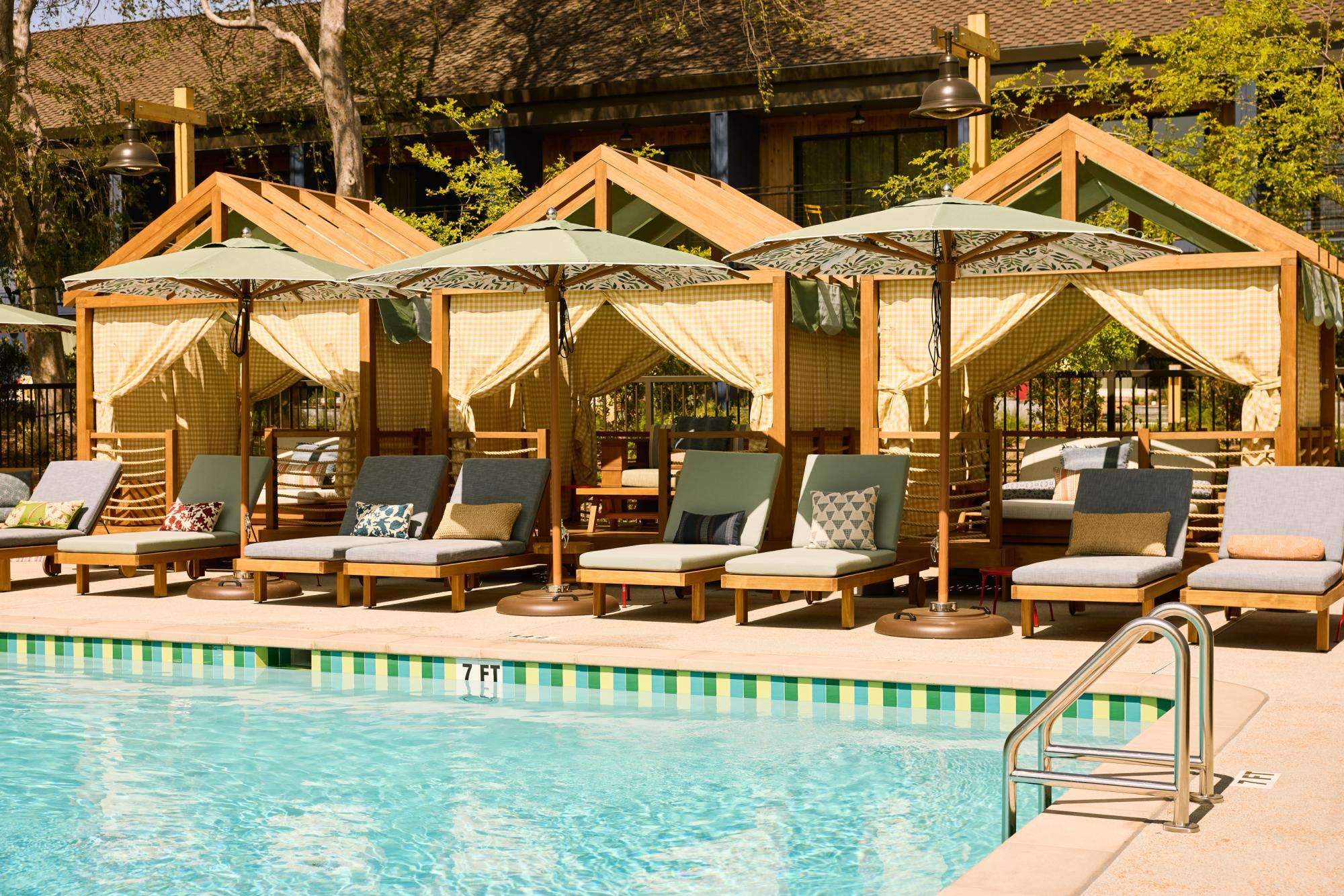 Treehouse Hotel Silicon Valley, Exterior
