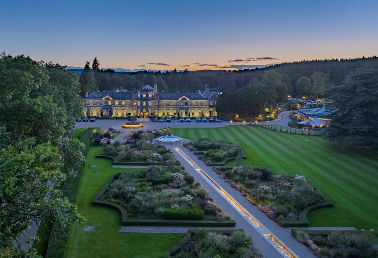 Grantley Hall, Exterior