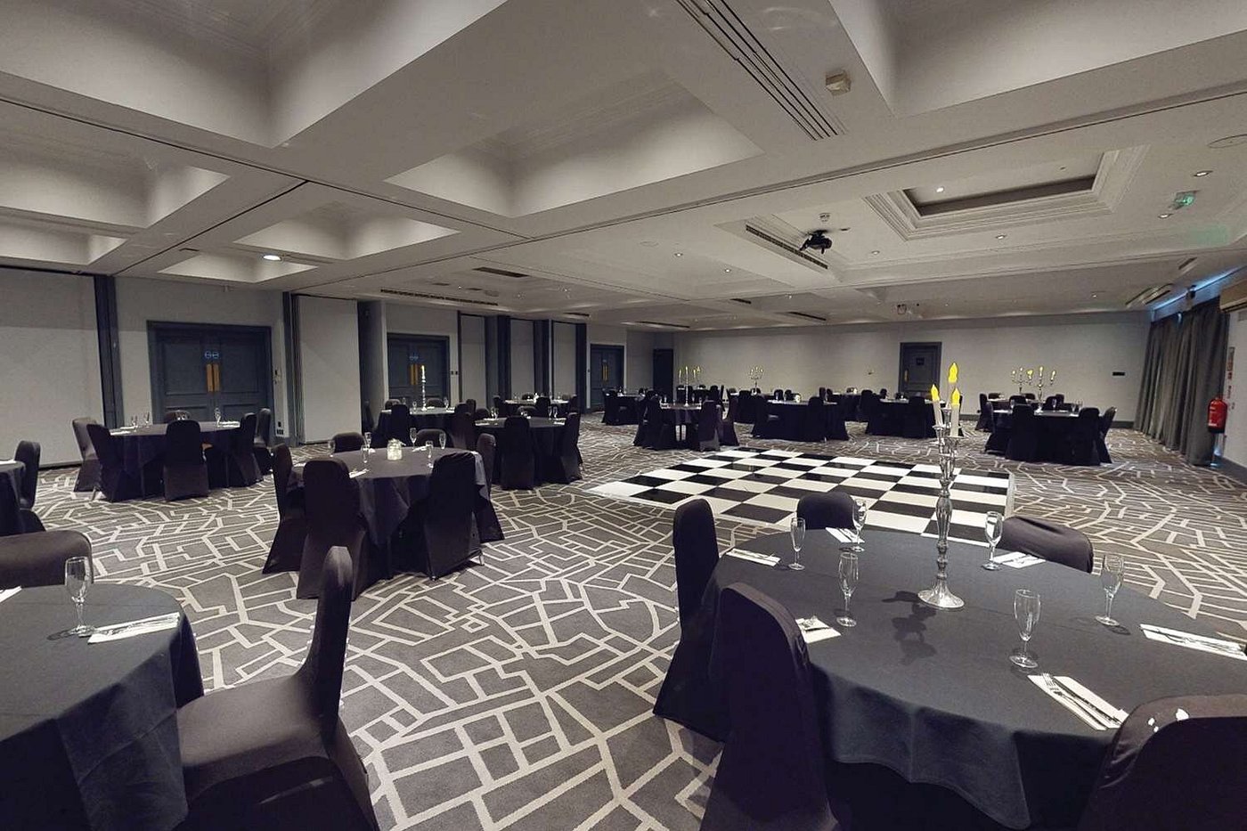 Village Nottingham, Meeting room