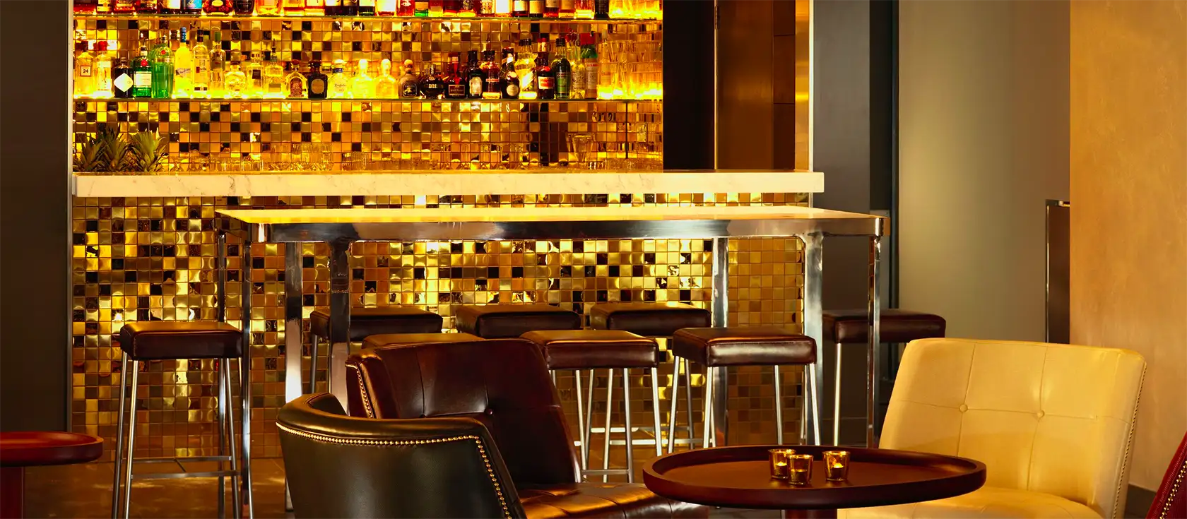 St Martins Lane London, Bar