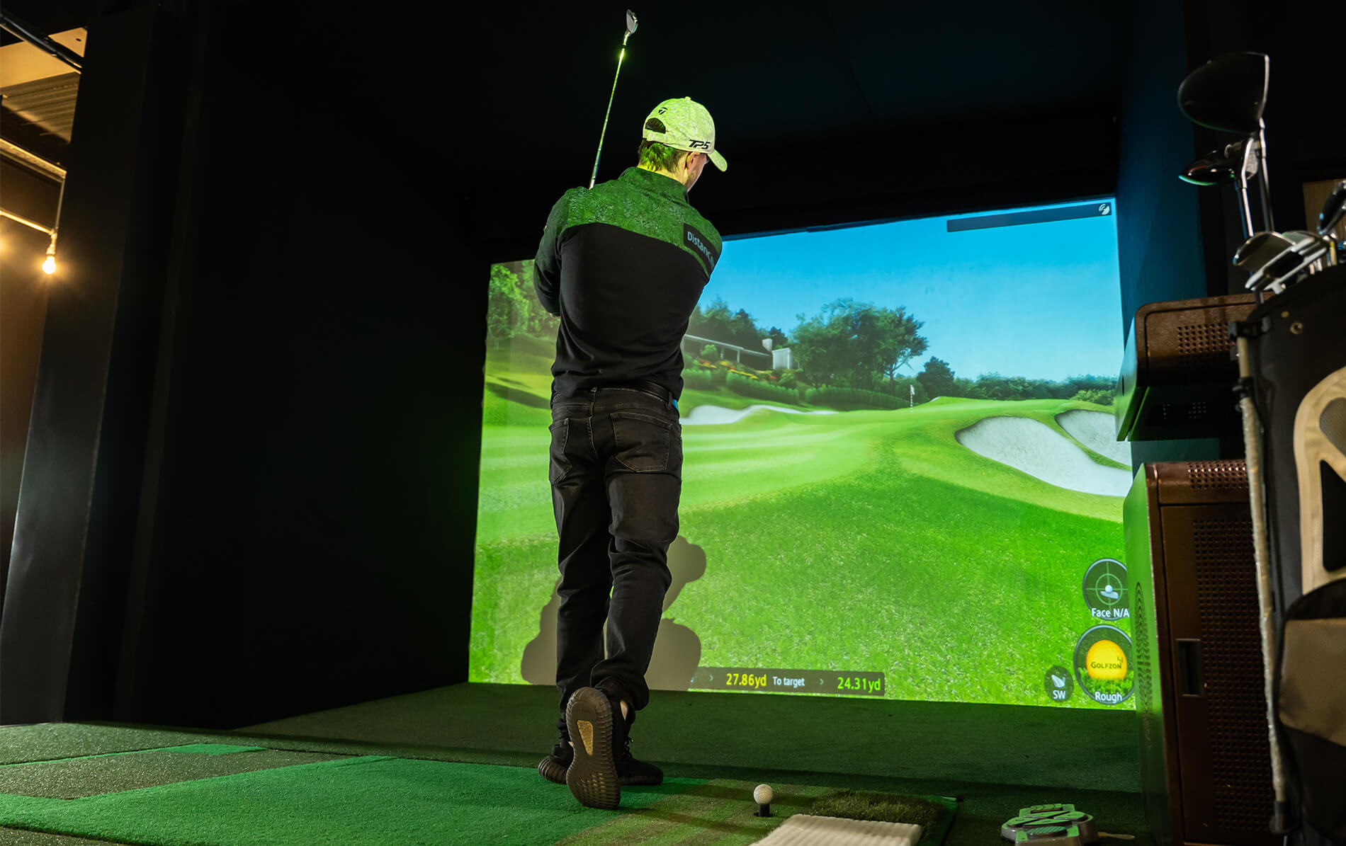 VGolf Brighton - Golf Simulator & Games Room, Activity space