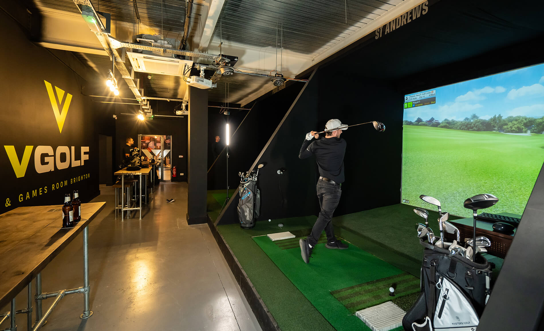 VGolf Brighton - Golf Simulator & Games Room, Activity space