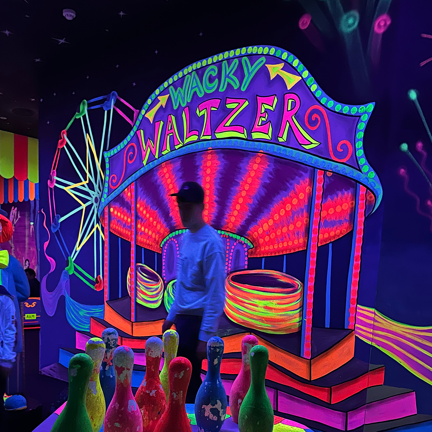 GLOBALLS Brighton - UV Mini Golf & Games, Activity space