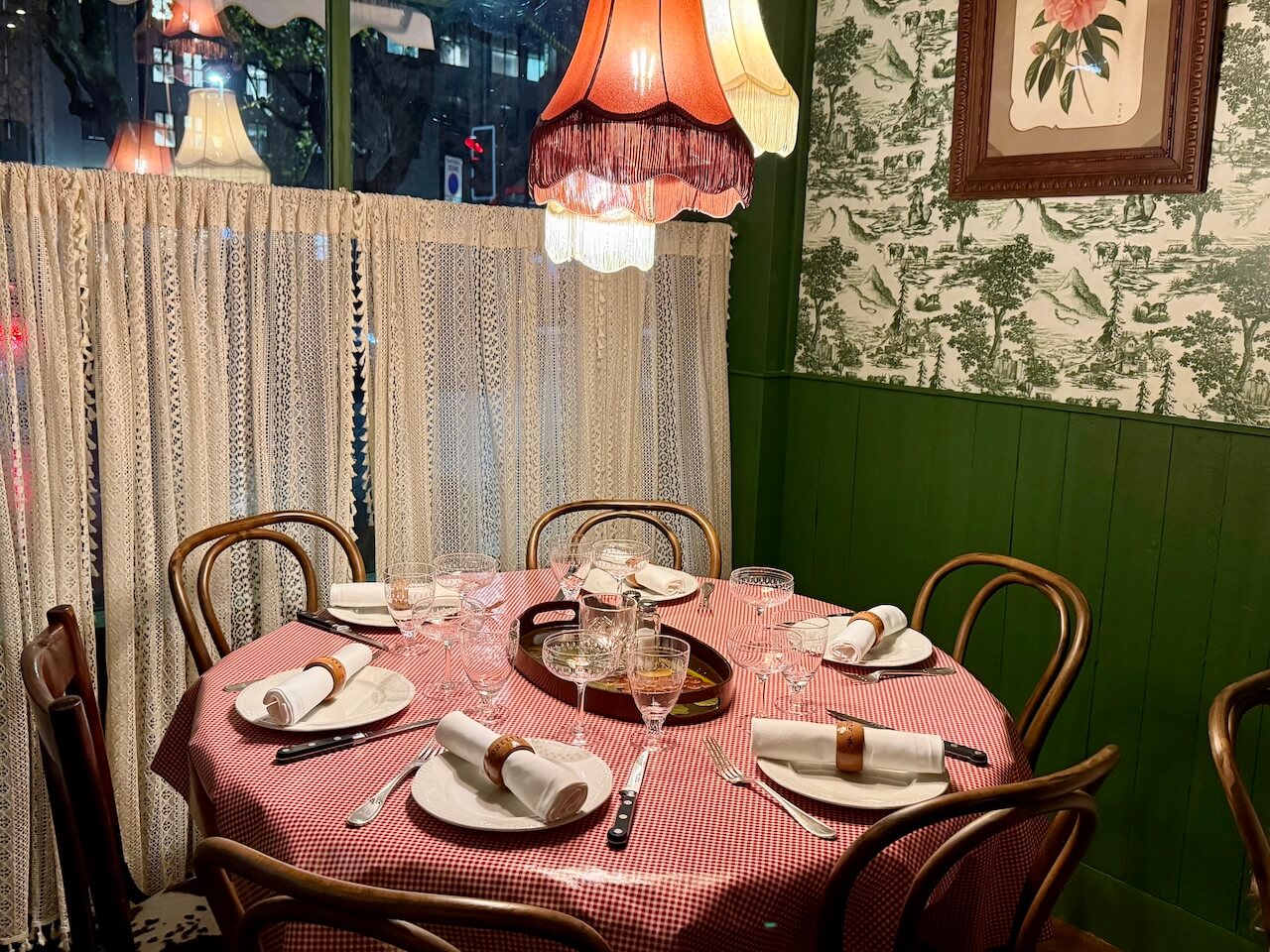Josette, Dining / restaurant