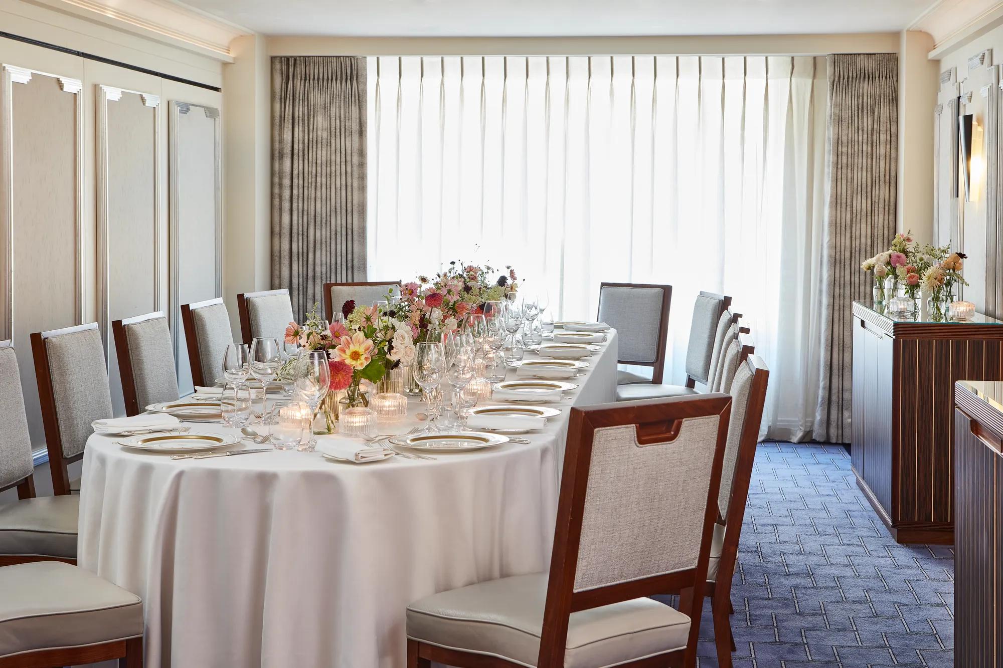 Claridge's, St. James Room