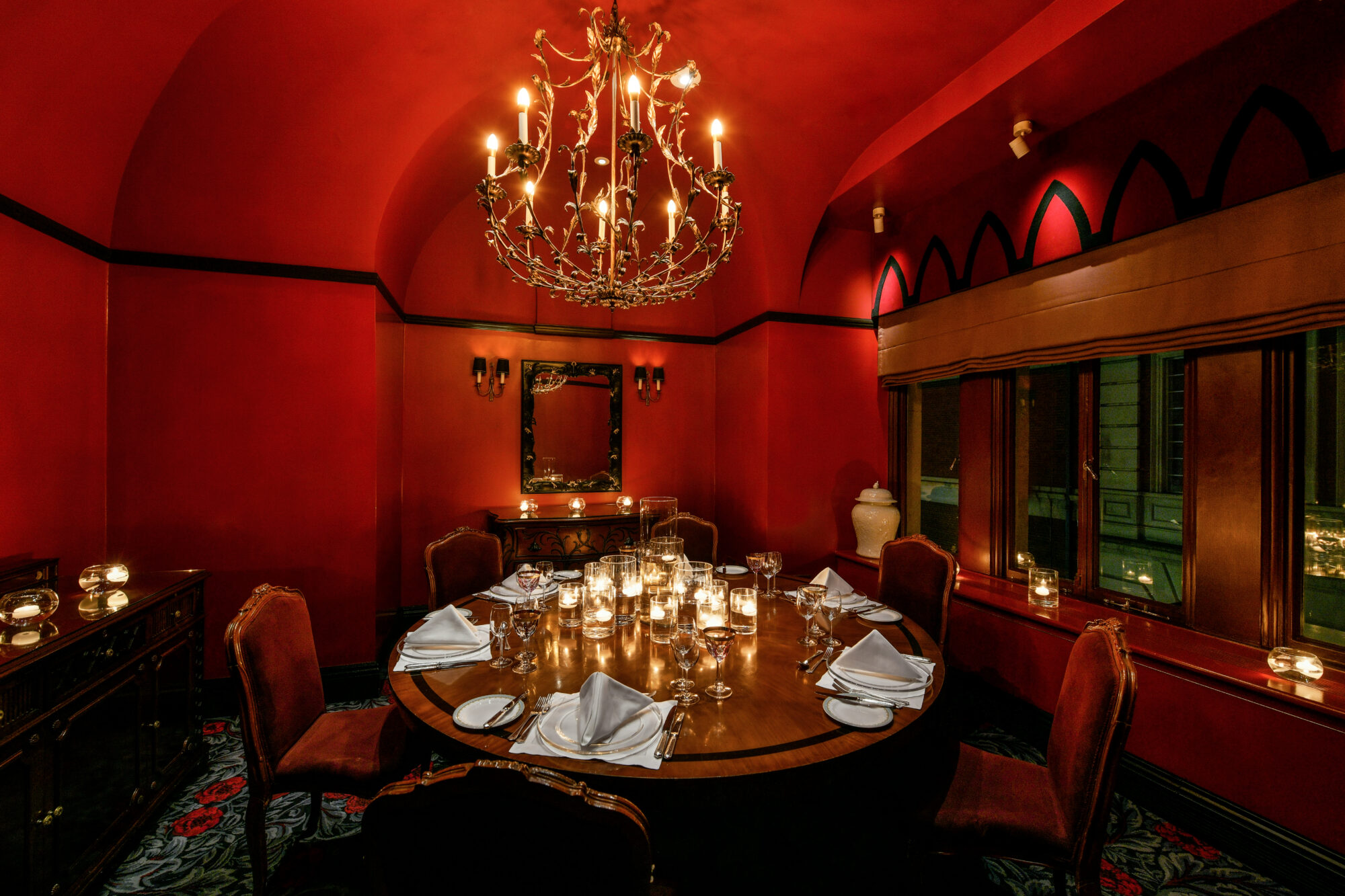The Savoy, Sorcerer Room