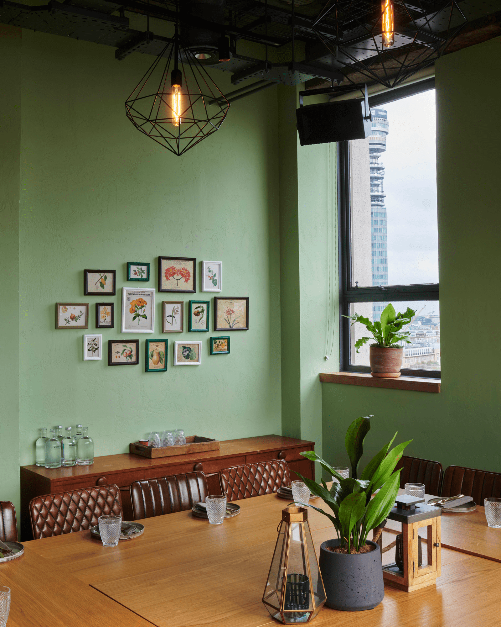 Treehouse Hotel London, Oak