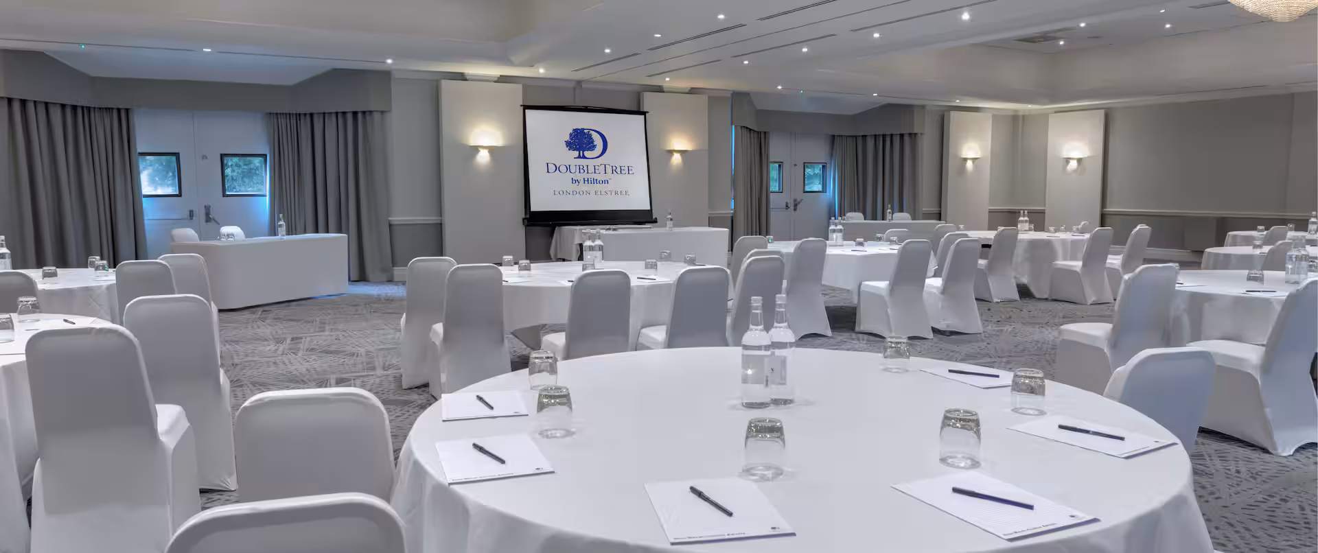DoubleTree by Hilton London Elstree, Dupont 1
