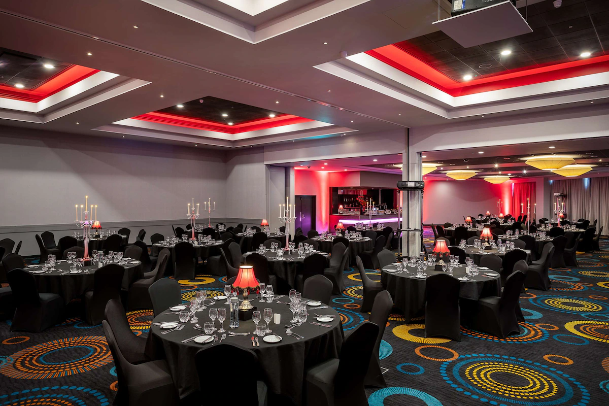 Radisson Hotel & Conference Centre London Heathrow, Discovery