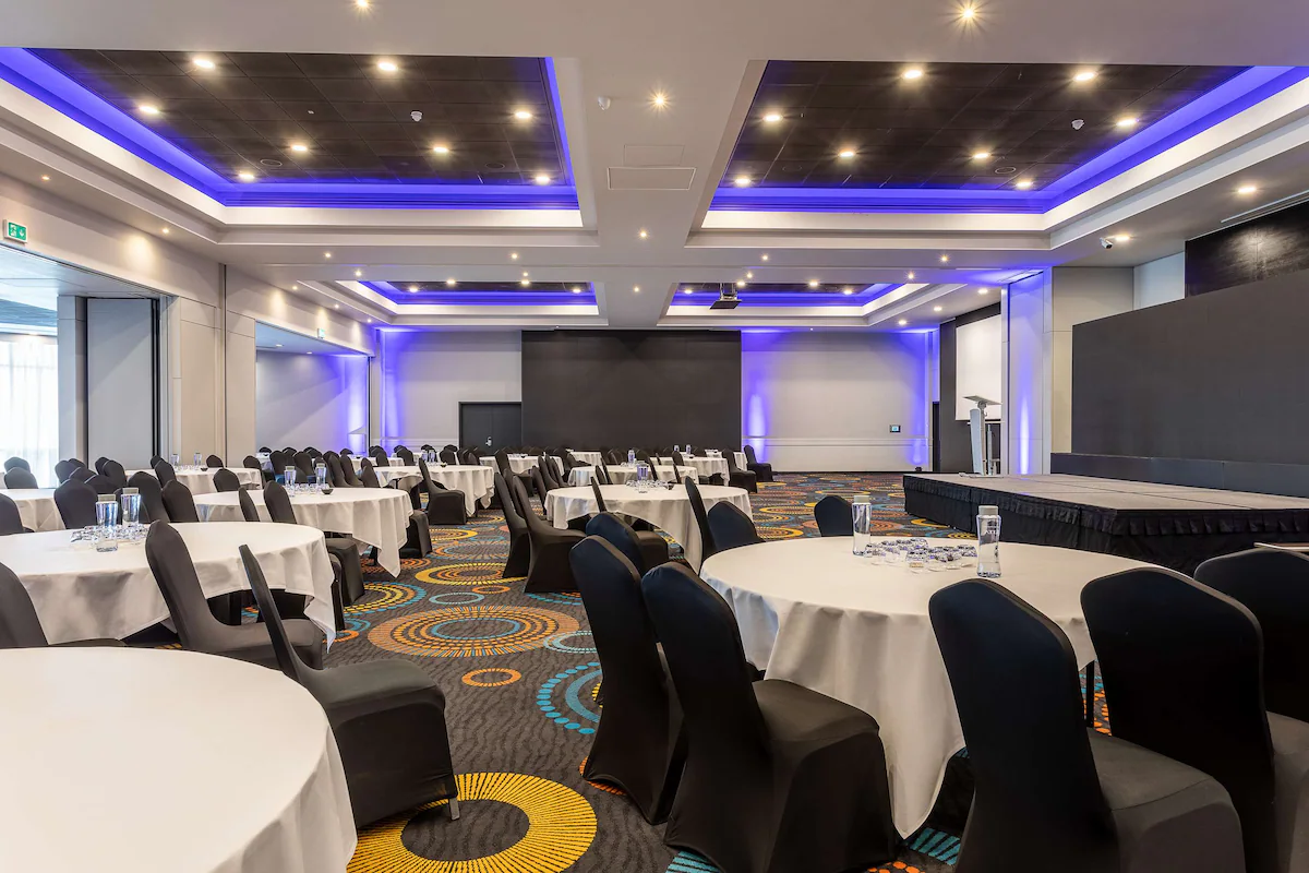 Radisson Hotel & Conference Centre London Heathrow, Discovery