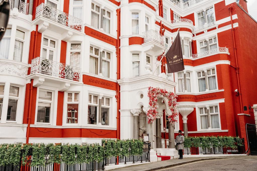 St James's Hotel and Club