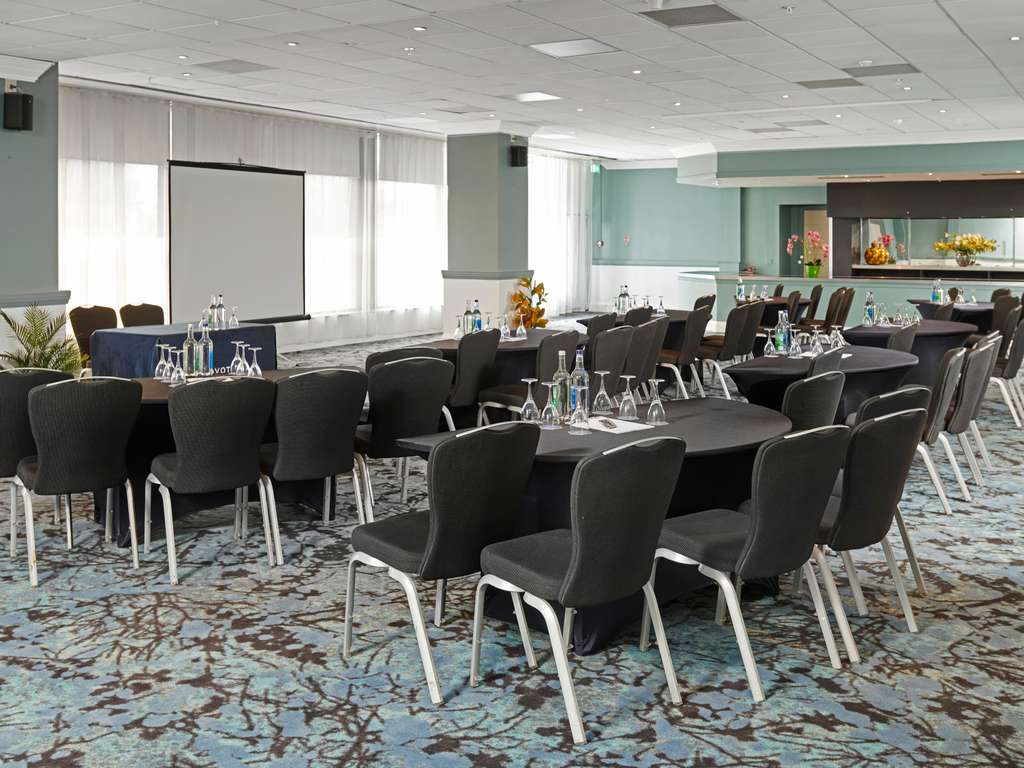 Novotel London West