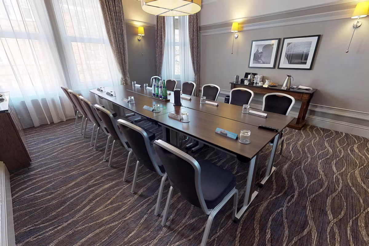 Macdonald Burlington Hotel, The Dickens Room