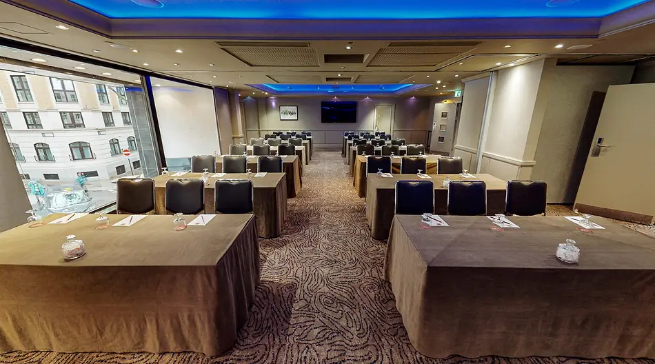 Leonardo Royal Hotel London City